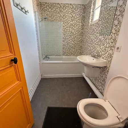 De La Gare - Petit 酒店 *